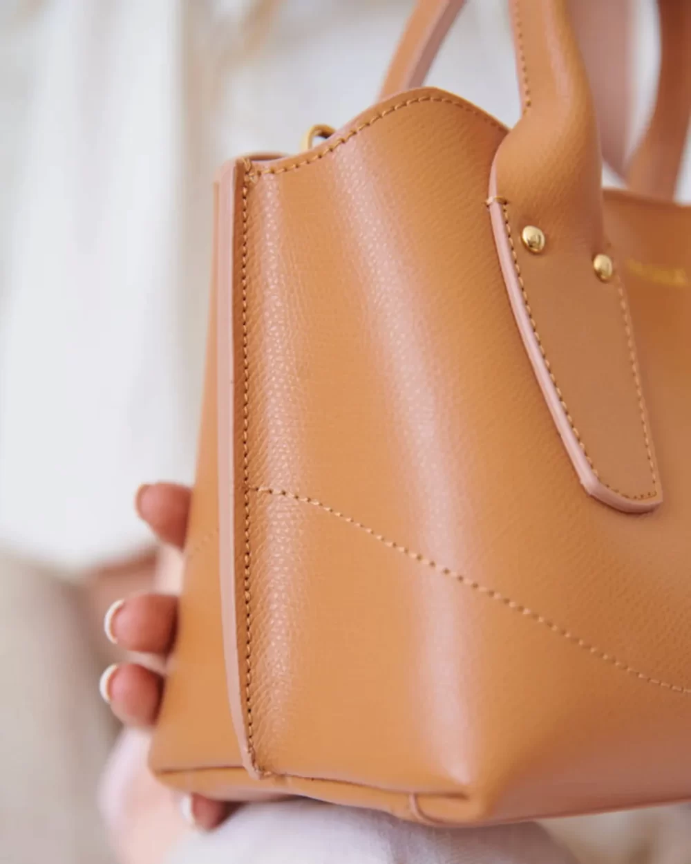 Handmade-Leather-Bag-Mini-Rosa-Camel-6-@deliciaemore.com