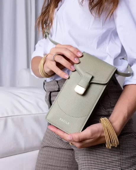 Phone-Holder-Handmade-Leather-Bag-Dianna-Olive-1-@deliciaemore.com