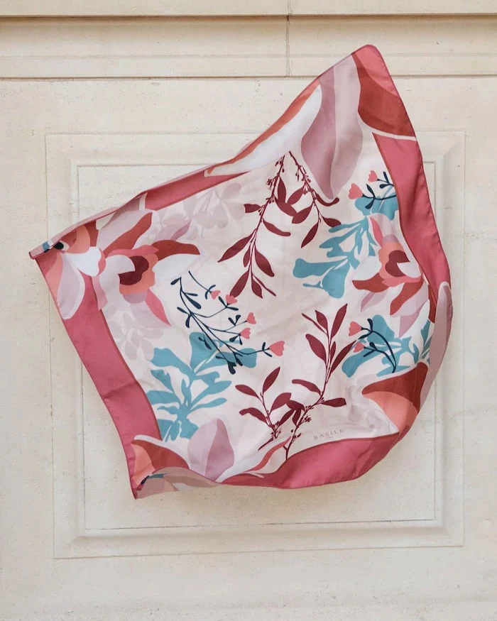 Floral-Scarf-Gloriette-Bordeaux-1-@deliciaemore.com